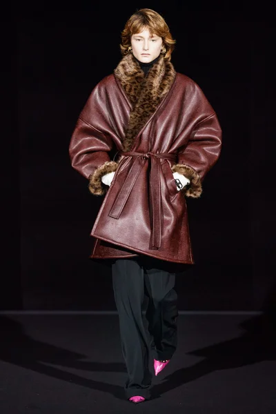 Look 30